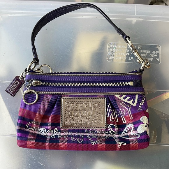Nwot Coach Poppy Purple & Pink Shimmery Wristlet w Purple Dog Tag - Picture 1 of 5